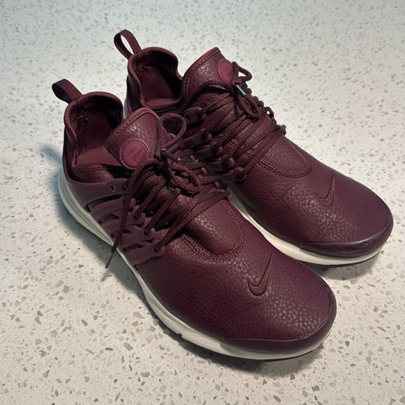 Nike Shoes - Women’s Nike Presto Premium in Maroon